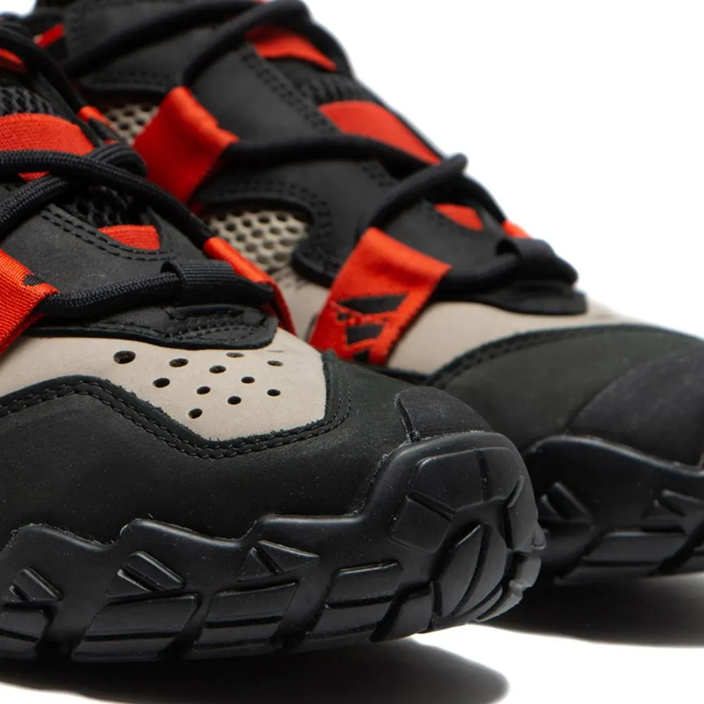 adidas Consortium FYW XTA / Core Black